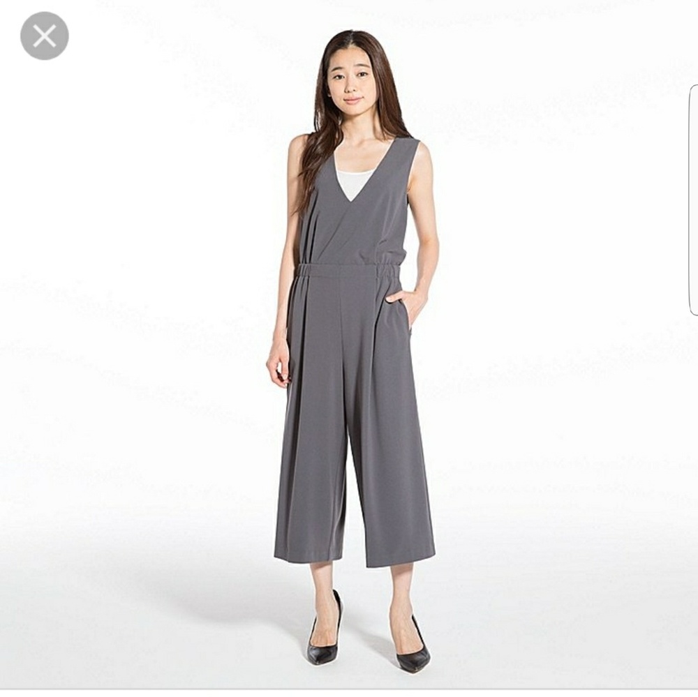 UNIQLO CAPRI JUMSUIT SIZE S